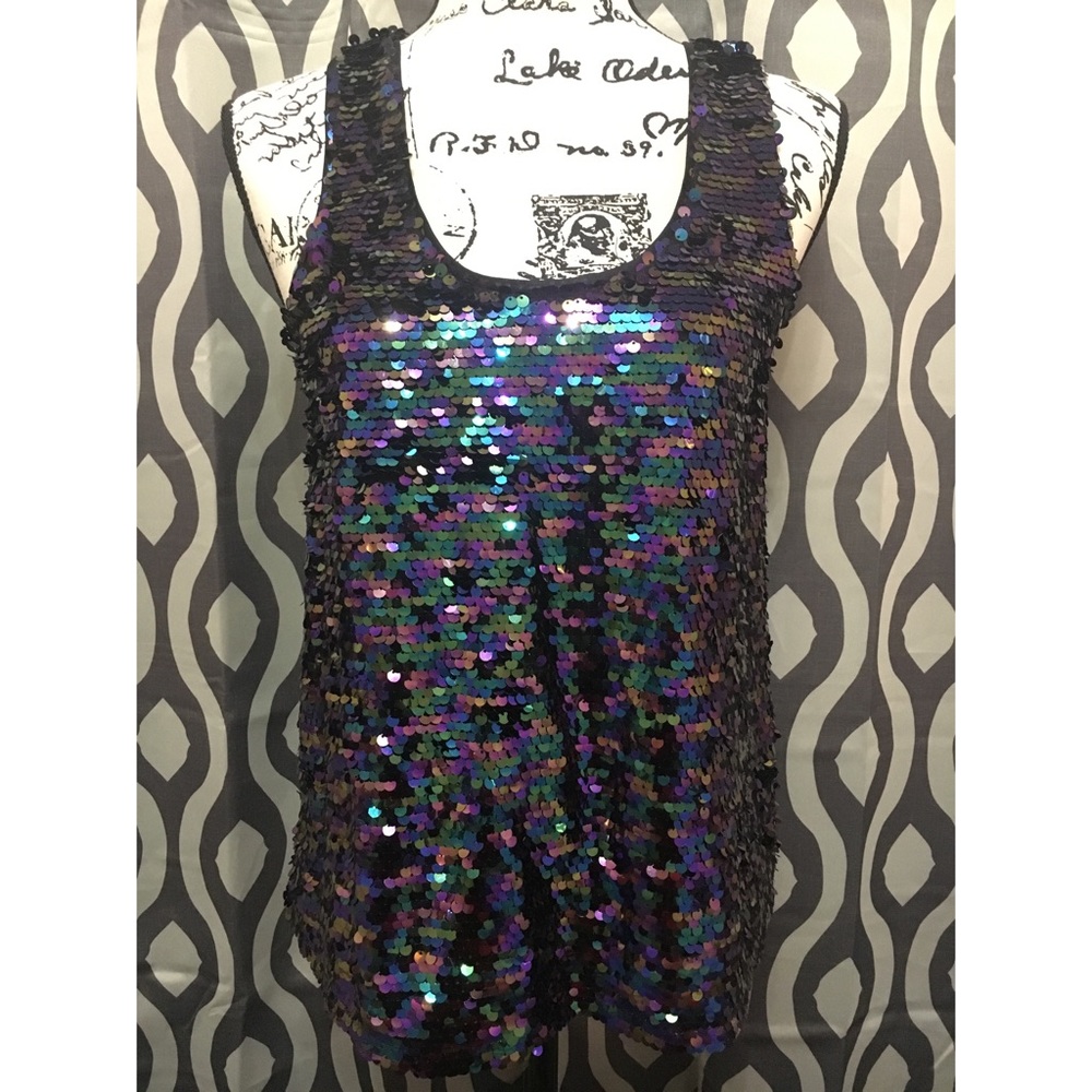 NWT GUESS SEQUINED TOP